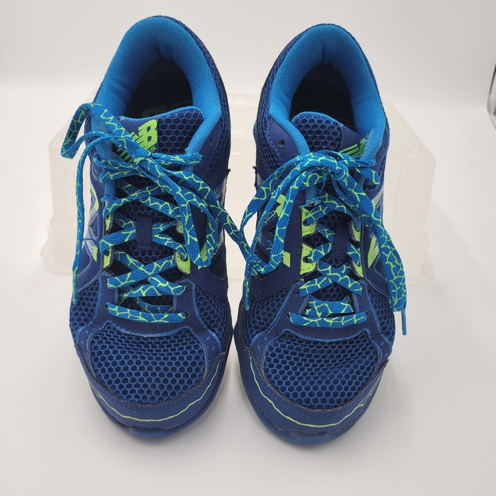Boys New Balance Glow in the Dark Sneakers/Tennis Shoes Size 4.5